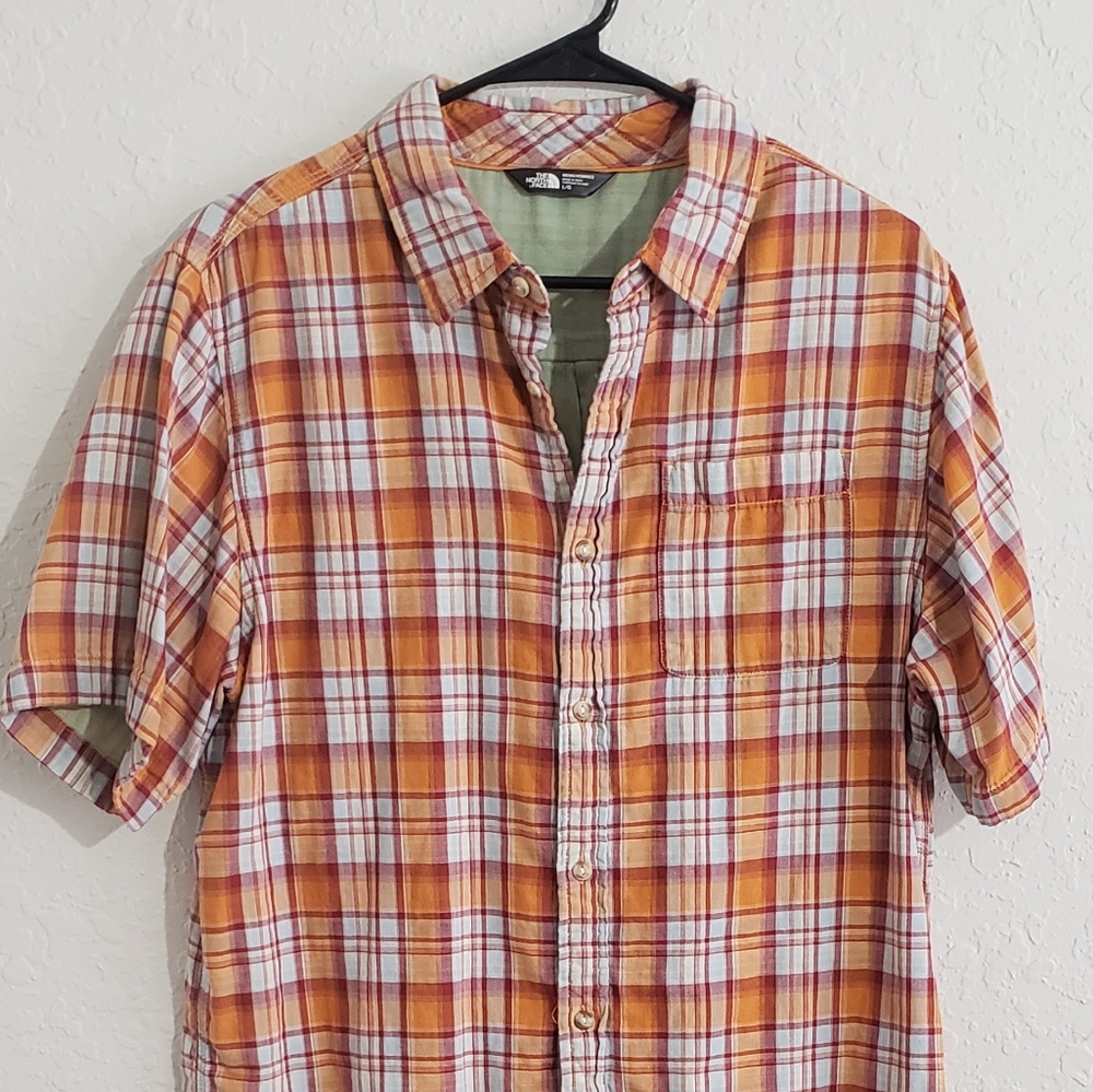 The North Face Shortsleeve Button up